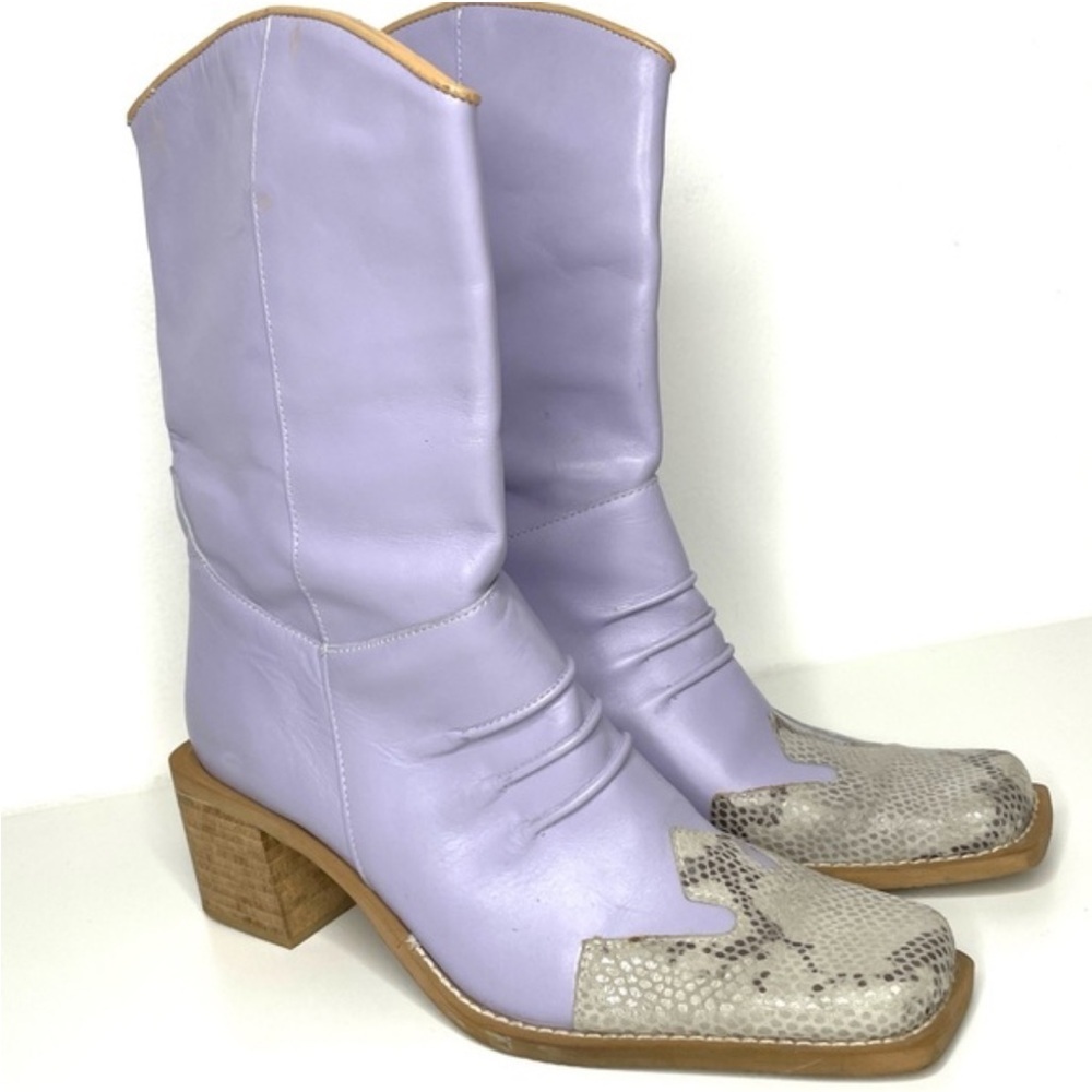 ELLE Cowboy Western Leather Boot
Lavender snakeskin print  Italy Sz 36